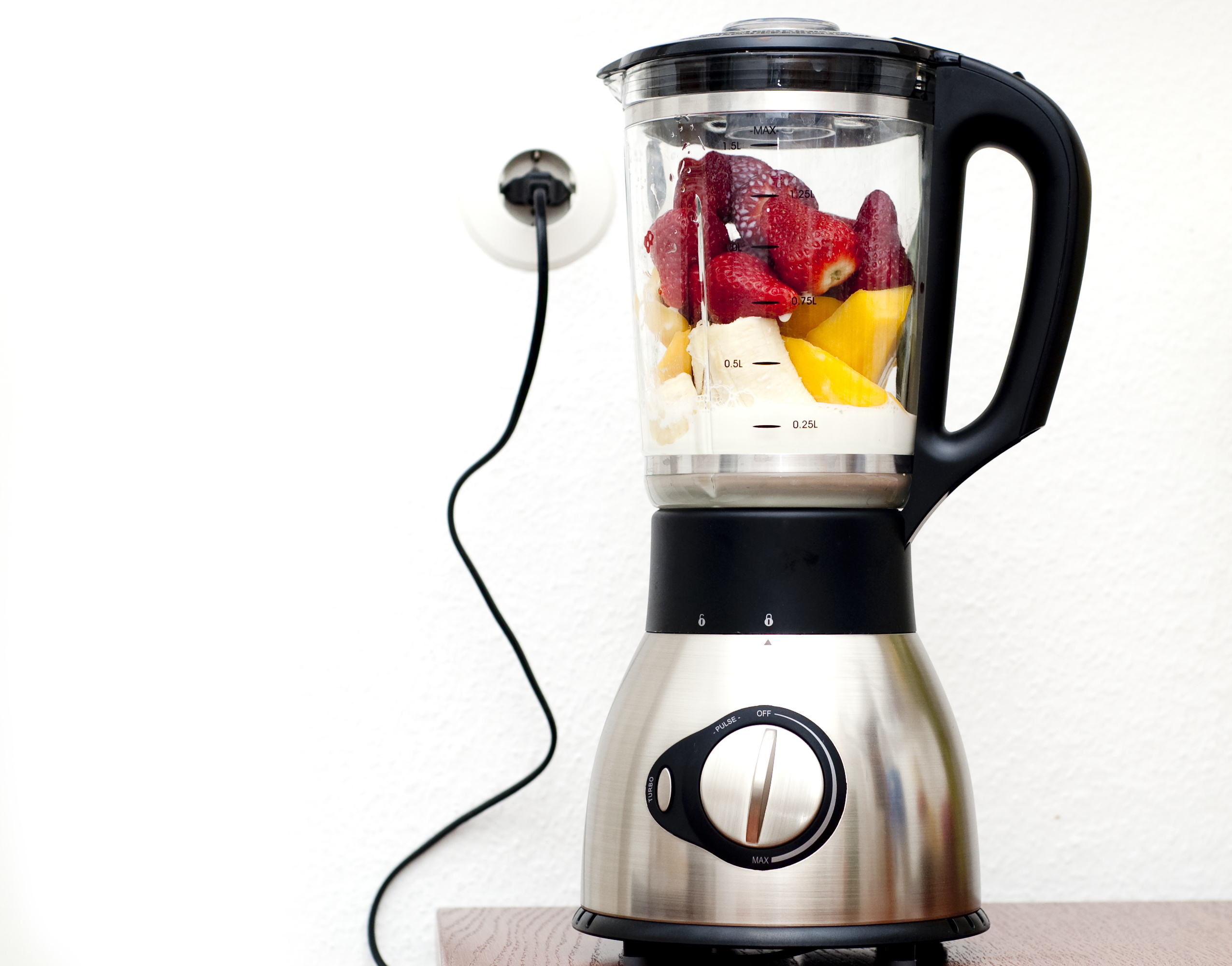 5 Foods You Should Never Put in a Blender - Cuisine at Home Guides